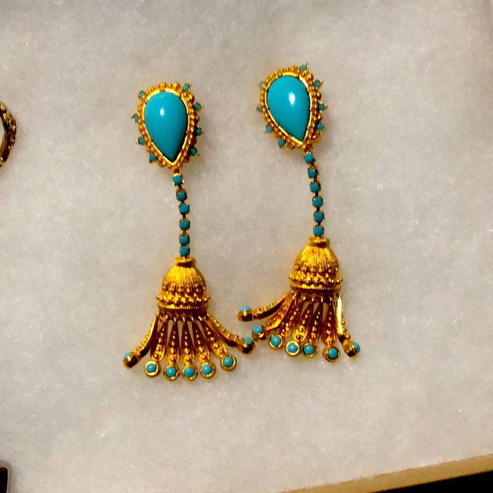 😘V&A earrings